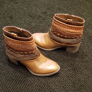Crown Vintage Ankle Boots